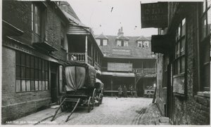 The Tabard Inn, Southwark af English Photographer