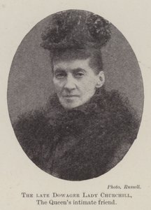 Den afdøde enke Lady Churchill, dronningens intime ven af English Photographer