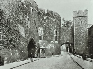 Tower of London, Tower Hill: The Bloody Tower, 1890 af English Photographer