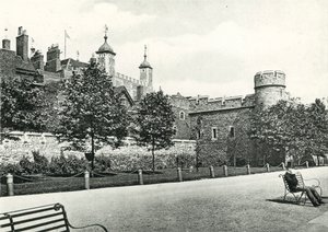 Tower of London fra Wharf af English Photographer