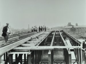 Vauxhall Bridge: nedrivning, 1898 af English Photographer