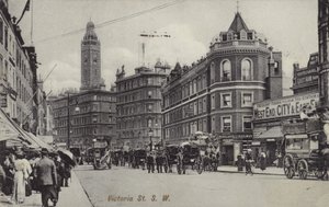 Victoria St, S W af English Photographer
