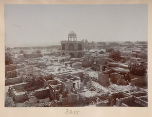 Landsby inde i Purana Qila, udsigt omkring Sher Mandal, ca. 1908-1911 (s/h-foto) af English Photographer