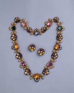 Feine Regency-Gold- und Juwelenkette mit Kissen-Schliff-Topas, Amethysten, rosa Turmalinen, Smaragden, Saphiren und Peridots, mit einem Paar Blumenohrringen, ca. 1810