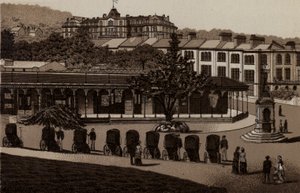 Buxton: Hot Baths and Colonnade (litho) af English School