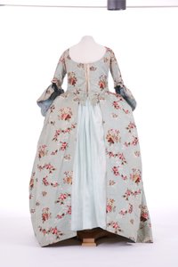 Set forfra af en sæk rygkjole, 1760