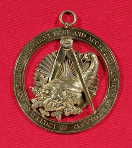 Frimurermærke eller juvel båret af medlemmer af Grand Stewards Lodge efter 1841, midten af det nittende århundrede (forgyldt sølv og guld) af English School