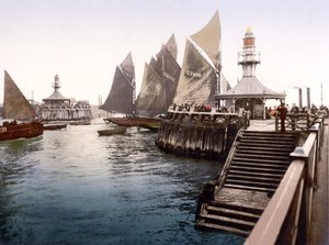 Pier Head II, Lowestoft (håndfarvet foto) af English School