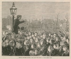 Schulkinder singen God Save The Queen von English School