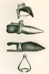 Stigbøjler og Sollerets, fra The British Army: Its Origins, Progress and Equipment, udgivet 1868. af English School