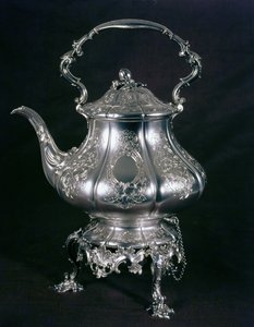 Tekande og kedel med lampestage og brænder af Mrs. Barnard, London, 1852 (sølv)