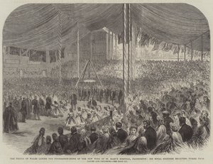 Prinsen af Wales lægger grundstenen til den nye fløj af St Mary