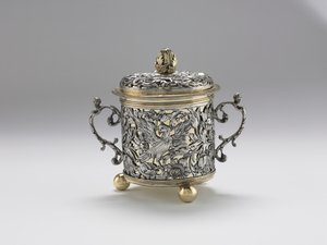 Two-Handled Cup, 1677dani af English School