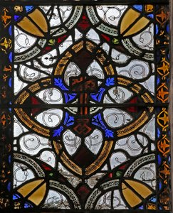 Vindue n4 med grisaille & St. Peter-emblem af English School