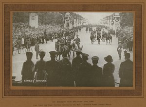 Sejrsfejring i London i 1919, Sir Douglas Haig hilste kongen (s/h foto)