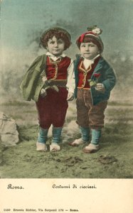 Kostumer af Ciociazi (farvet foto) af Ernest Richter