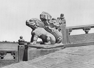 Peking, Wan shou shan, Chihli, enden af broen i Sommerpaladset (s/h-foto) af Ernst Boerschmann