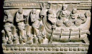 Etruskisk kunst: "" Ulysses, fastgjort til måtten af sit skib, modstår syngen af sirenerne"" Lavt relief af en sarkofag af Volterra. 4.-3. århundrede f.Kr. Firenze, arkæologisk museum - etruskisk civilisation, 4. århundrede f.Kr.: Bas-relief af en sarkofag af Etruscan