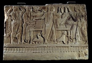 Etruskisk antikvitet: Plade af begravelsescippe. Udstilling af afdøde på hendes begravelsesseng. Paris, Musée du Louvre af Etruscan Etruscan