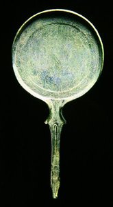 Spejl med indskåret dekoration (bronze) af Etruscan Etruscan