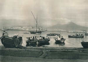 Fiskere på vej til søs, Napoli, Italien, 1927 af Eugen Poppel