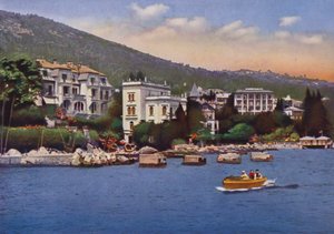 Opatija, nu Opatija i Kroatien: Villaer set fra havnen, sanatoriet Dr. Horvat og andre (foto) af European Photographer