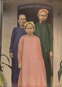 En stedmor og hendes svigerdøtre i Mytho af European Photographer