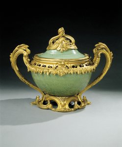 Louis XV pot-pourri vase (ormolu-monteret kinesisk celadon porcelæn) af European School