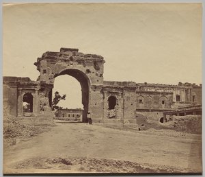 Gateway Leading into the Residency, holdt af kaptajn Aitken, 13th Bengal Native Infantry, almindeligvis kaldet Bailee Guard Gate