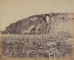 Vinkel af North Taku Fort, hvor franskmændene gik ind, 21. august 1860, 1860. af Felice Beato