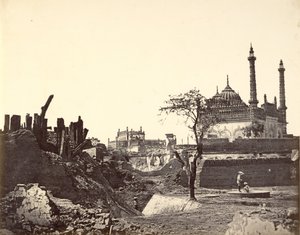 Batteri nær Begum Kotie. Sir Colin Campbells andet angreb i marts 1858 af Felice Beato