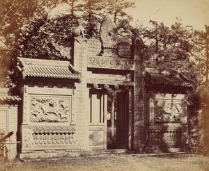 Ydre af gravdepotet nær Pekin, oktober 1860 af Felice Beato