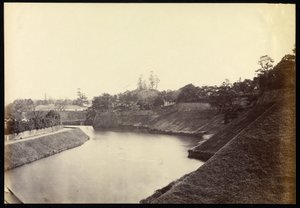 Indre voldgrav fra Tycoons Palace, Yedo af Felice Beato
