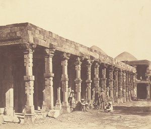 Interiør i det hinduistiske tempel i Kootub af Felice Beato