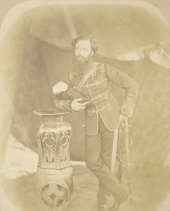 Portræt af oberst Henry Hope Crealock, stedfortrædende assistent, generaladjutant af Felice Beato