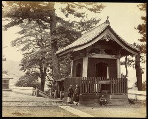 Tempel i byen Nagasaki af Felice Beato