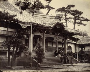 Hovedsalen ved Daionji -templet, Nagasaki af Felice Beato