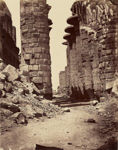 Den centrale allé i hypostylsalen, set fra øst (Karnak) – Theben