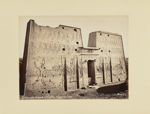 Pylon ved Edfu-templet (Egypten) af Félix Bonfils