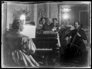 Salonmusik af Ferdinand Schmutzer