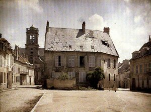 Hus med beskadiget tag, Soissons, Aisne, 1917 (autokrom) af Fernand Cuville