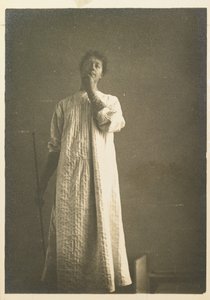 Kvinde i skjorte, hånden foran munden af Fernand Khnopff
