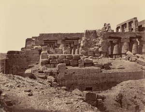 Ruiner af templets 3. pylon (sydøst) venstre side (Karnak) Theben af Félix Bonfils