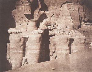 Abo-Semblil, Grand Spéos, Kolossale statuer set fra den nederste del, 1851-52. af Félix Teynard