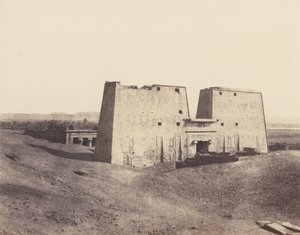 Edfu Apollonopolis Magna, General View of Temple, 1851-52, trykt 1853-54. af Félix Teynard
