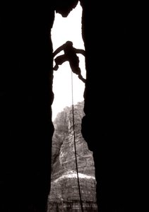 "Ah wonder!": den store skorsten på hovedtoppen af Lavaredo, Dolomiti, Trentino Alto Adige, Italien