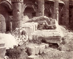 Skulpturelle rester i Jupiter-templet, Baalbek af Francis Bedford