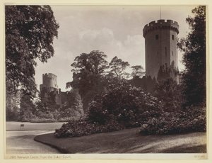 Warwick Castle, fra Outer Court, 186094. af Francis Bedford