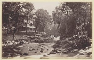 Watersmeet, The Cottage and Streams, 186094. af Francis Bedford