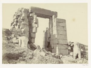 Granitpylon i Karnak-templet Granitpylonen. Karnac (titel på objekt) af Francis Frith